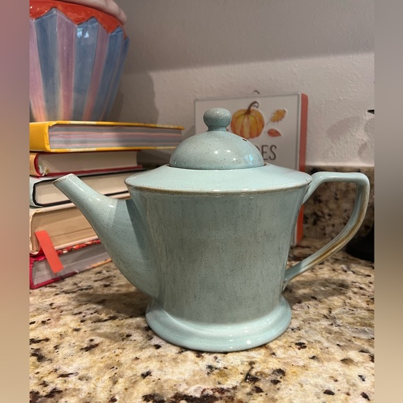 Prairie turquoise by Interiors stoneware teapot.  Like new condition.  Retired. - Picture 7 of 7